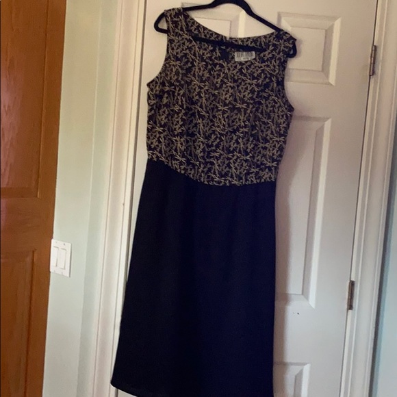 Dress - Picture 3 of 5